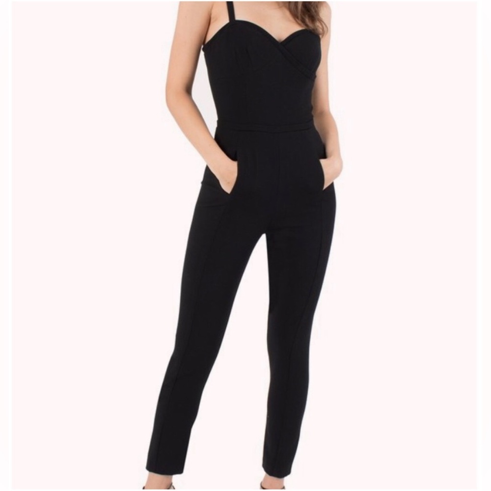 Black Halo Daria Jumpsuit Size 14 Black Sleeveless Straight Leg Sweetheart Neck